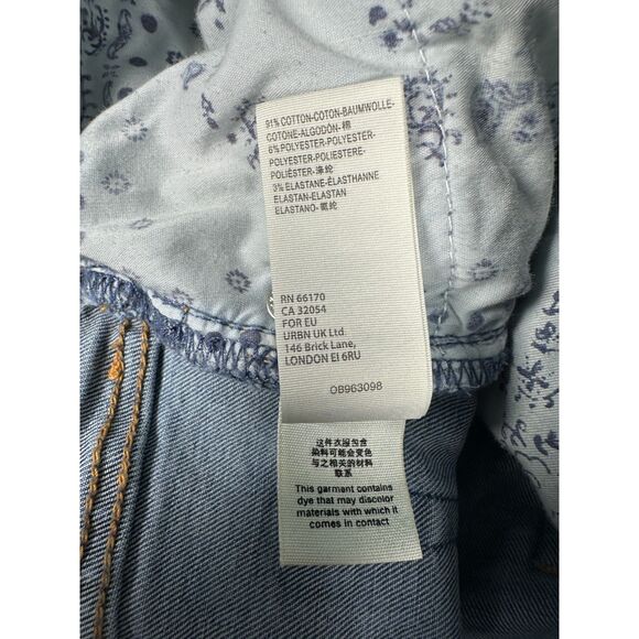 Free People We the Free CRVY Vintage Denim Button Fly Shorts Distressed 26 - Picture 4 of 4